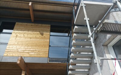 architecte des beaux arts de paris philippe gravier dplg à crozon sur tous les fronds, livre une villa sur pilotis pour la noël sur la route de dinan, commence une villa au dessus du port de morgat, conçoit  un domaine privé de prestige au bois du kador